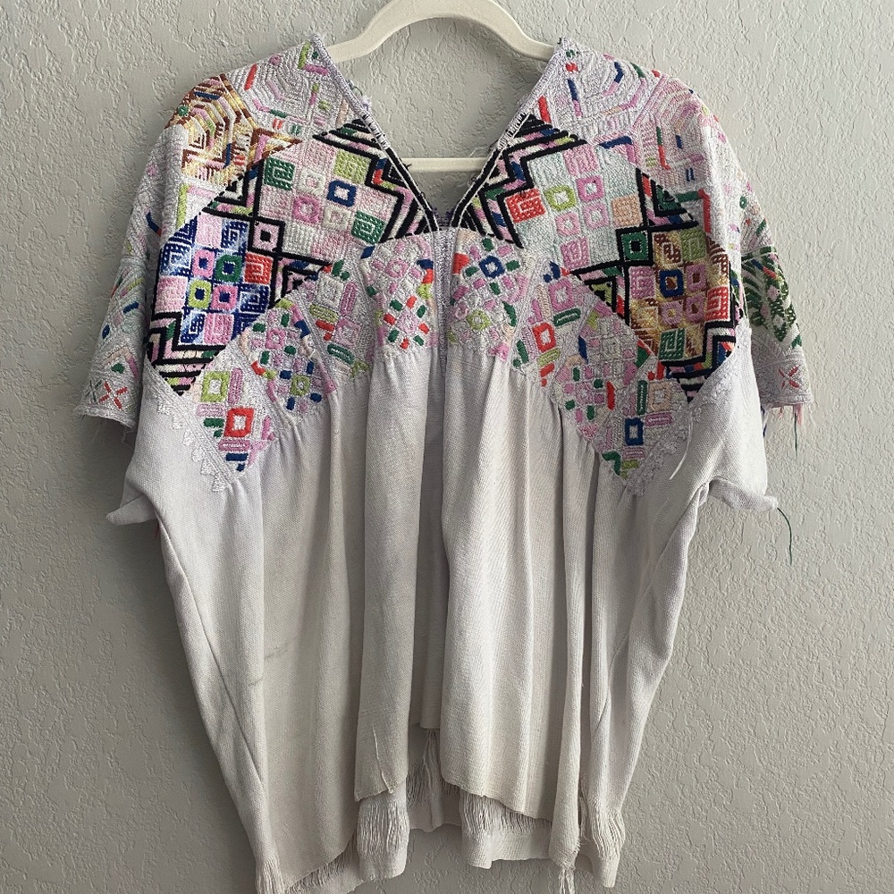 arloom hand embroidered huipil top gray/multi - medium